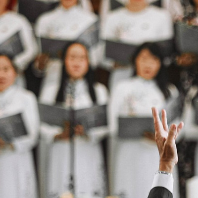 piano hands church hymn